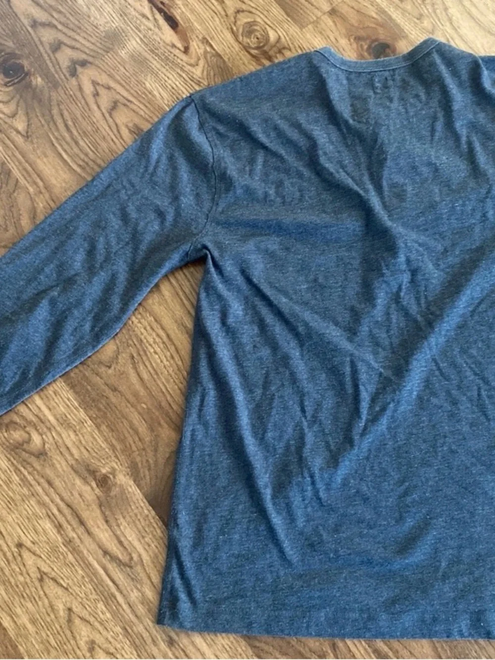 J Crew Gray Long Sleeve Henley Size Large Shirt-013